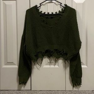 green knit cropped v neck sweater